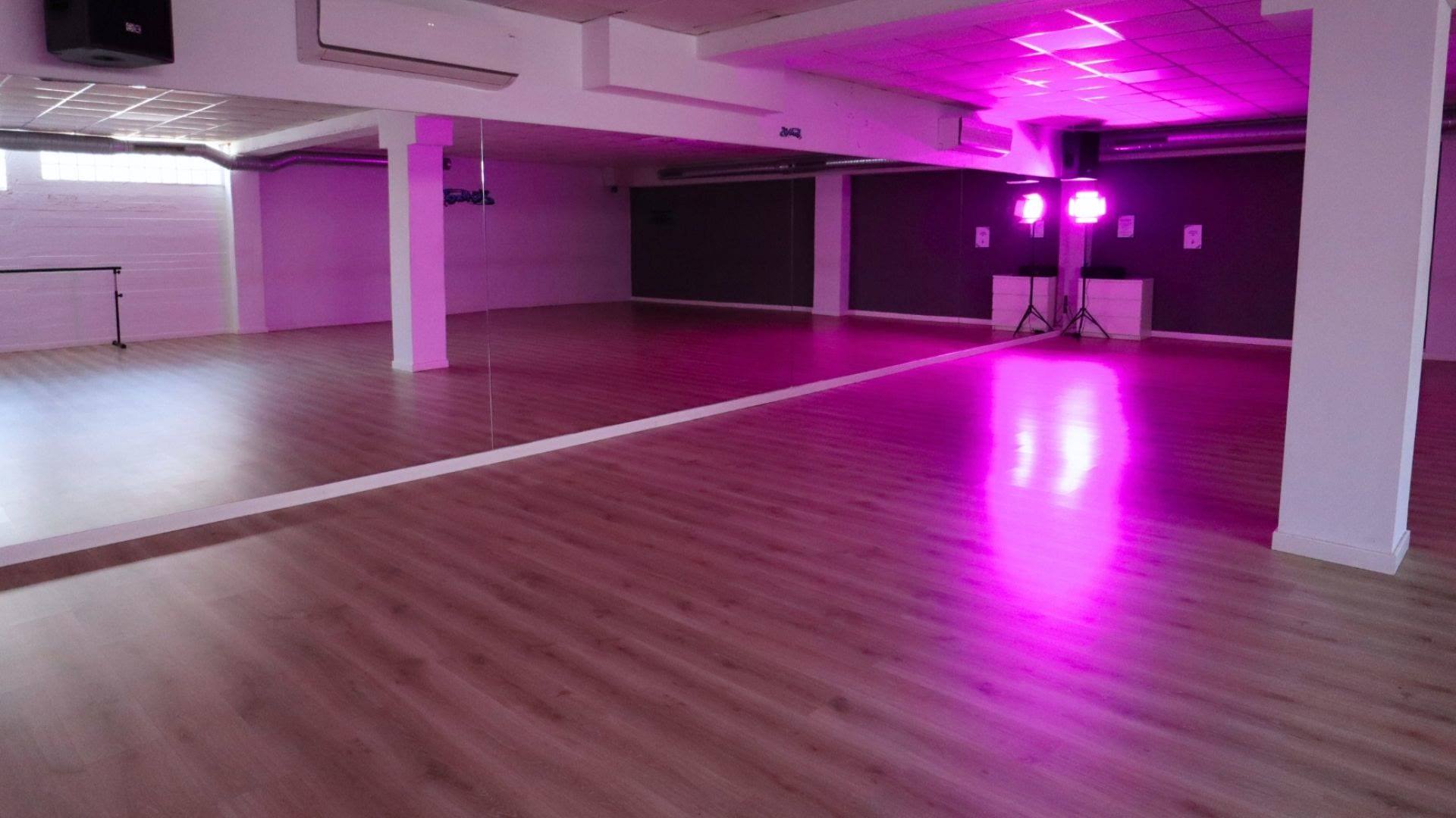 Aula de The Vibe Studio preparada para clase